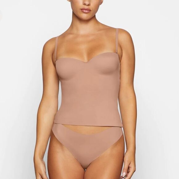 SKIMS Contour Lift Underwire Tank - Picture 1 of 3